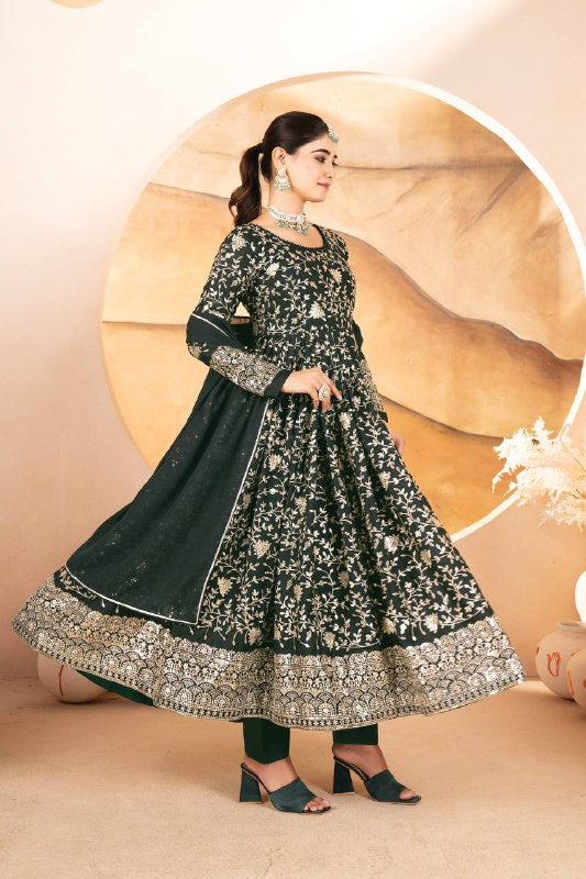 Royal Radiance Dark Green Heavy Embroidered work Sut Set