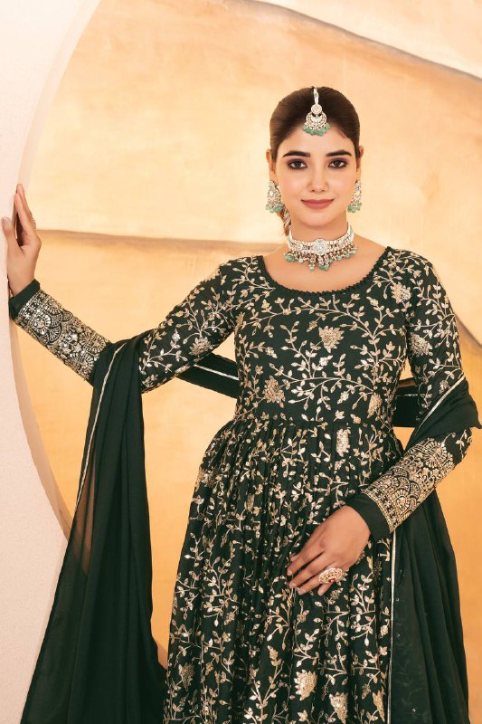 Royal Radiance Dark Green Heavy Embroidered work Sut Set