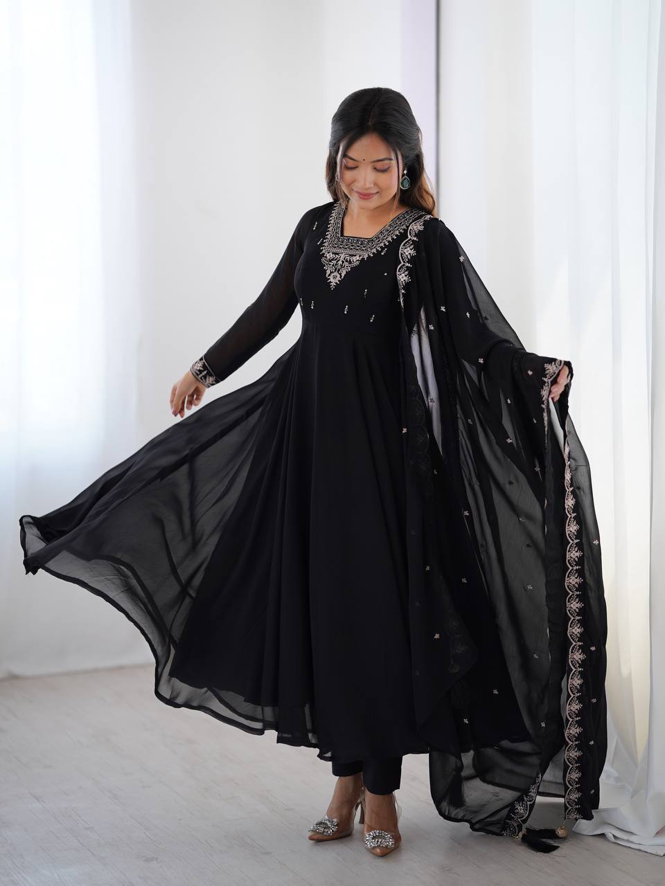 Aarvi Elegance Purple and Balck classic Anarkali