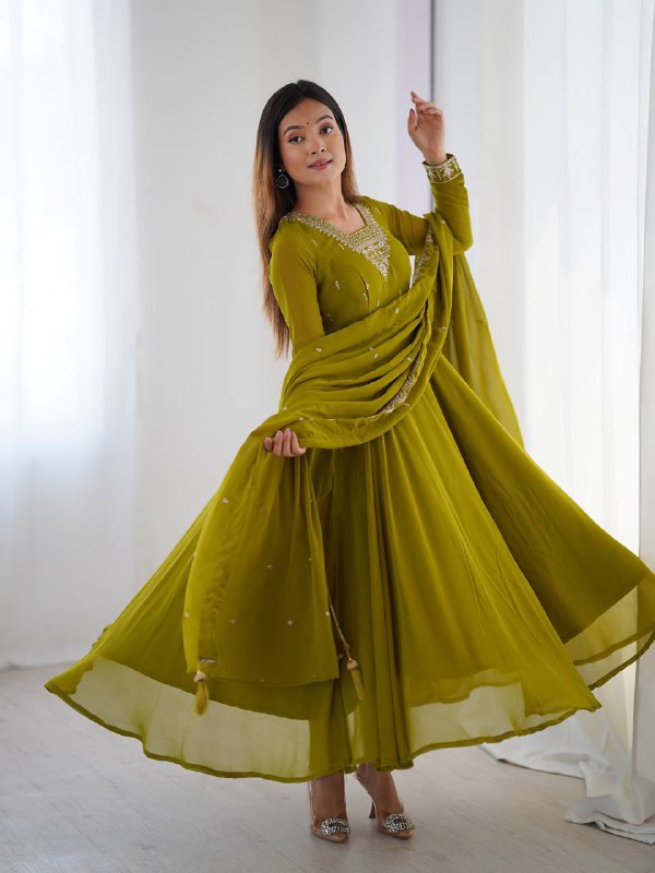 Aarvi Elegance Purple and Balck classic Anarkali