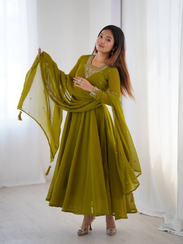 Aarvi Elegance Purple and Balck classic Anarkali