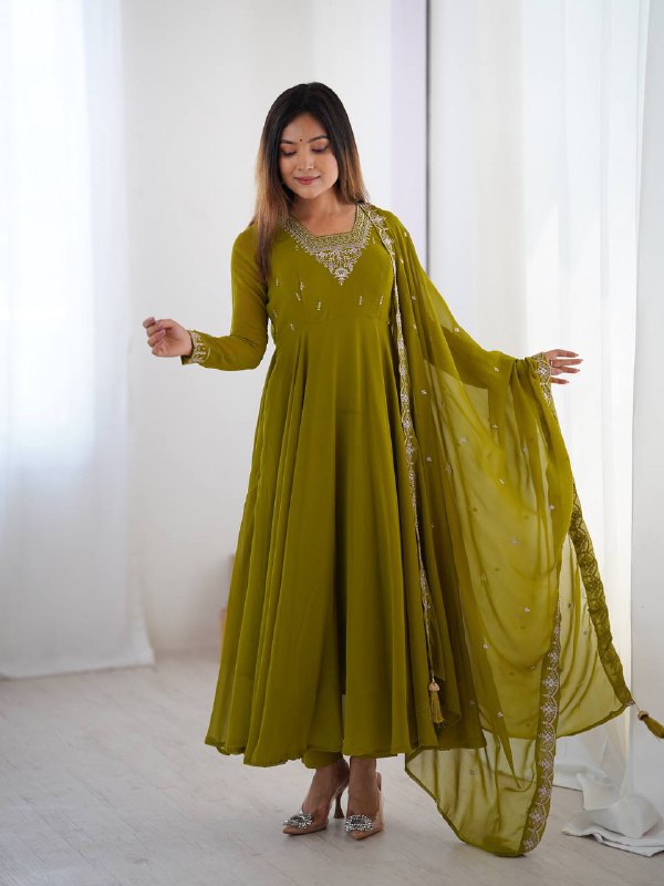 Aarvi Elegance Purple and Balck classic Anarkali