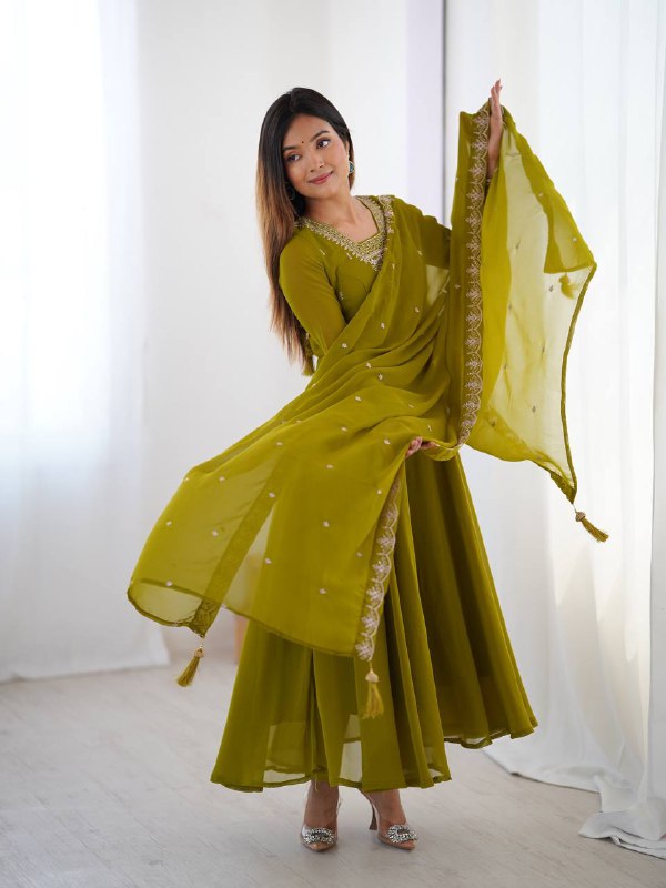 Aarvi Elegance Purple and Balck classic Anarkali