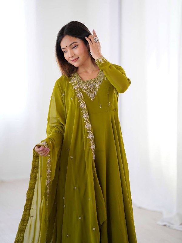Aarvi Elegance Purple and Balck classic Anarkali