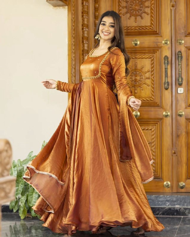 Golden Symphony Elegance Meera’s Anarkali Set