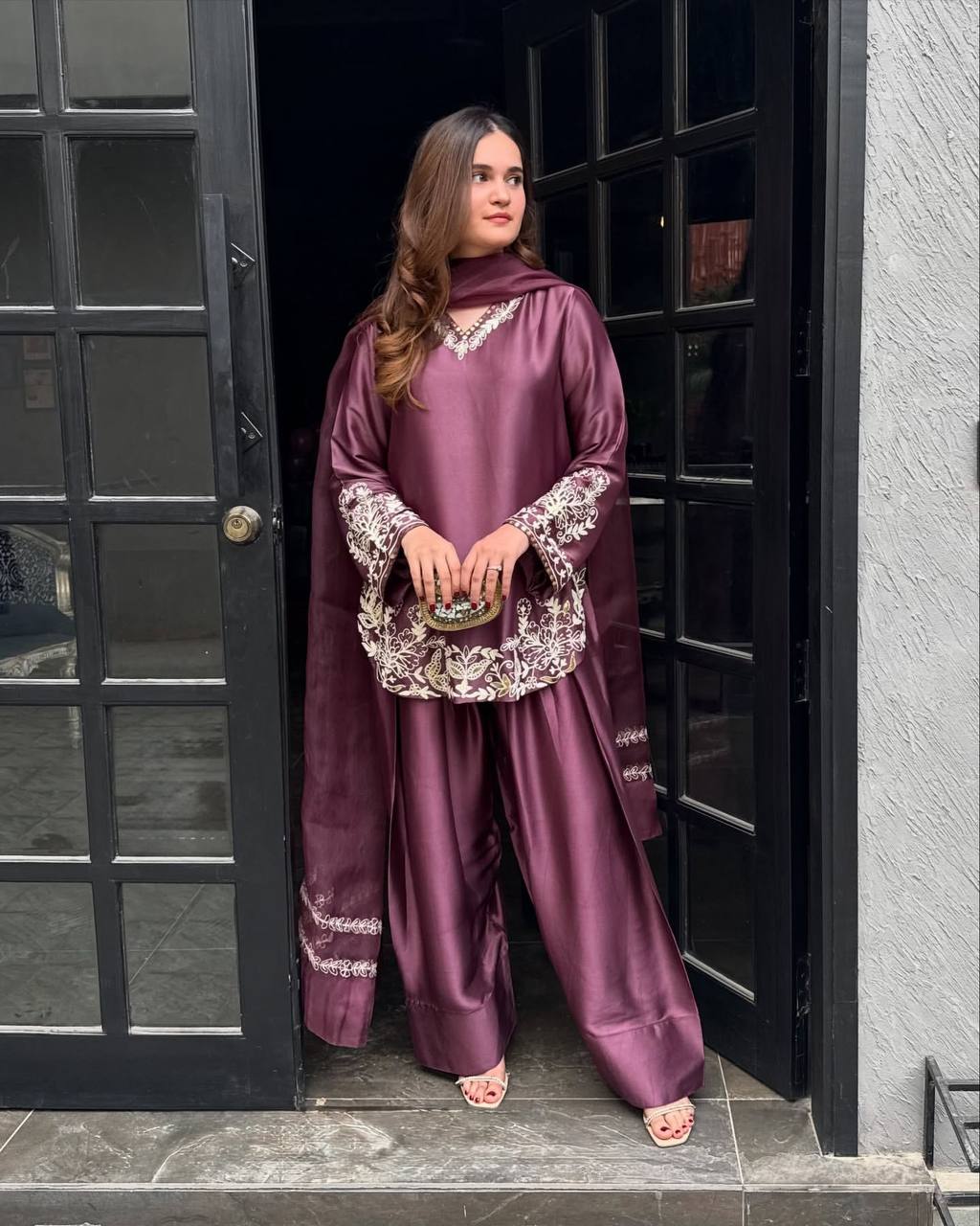 Zaenia Royal Look Natural Crep Silk Top With Dupatta Set