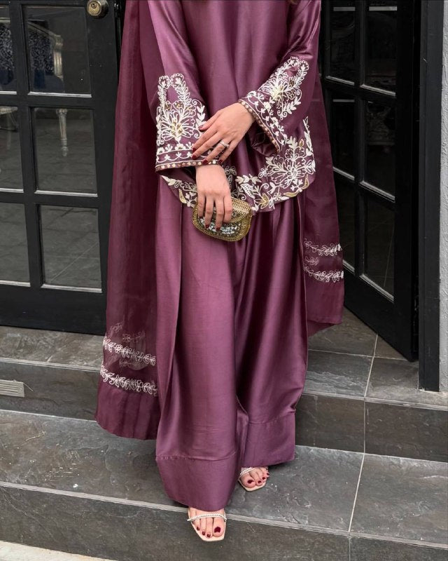 Zaenia Royal Look Natural Crep Silk Top With Dupatta Set