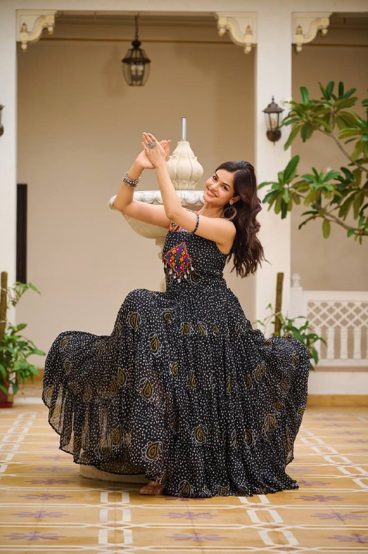 Navratna Raas Beautifully Bandhani Fusion Gown