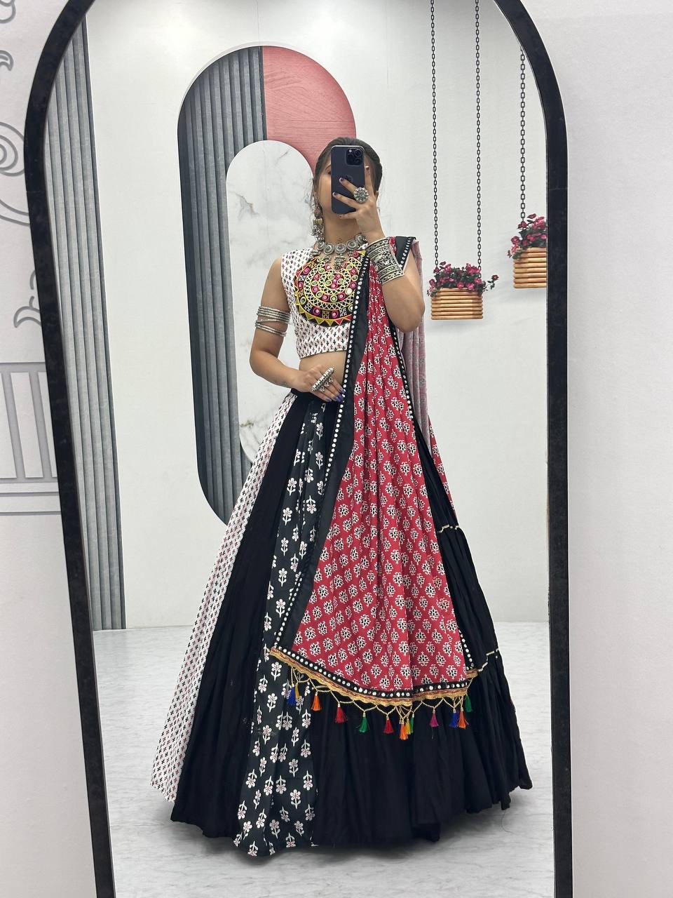 Navratri Naari Ensemble Gamathi work Lehenga Set