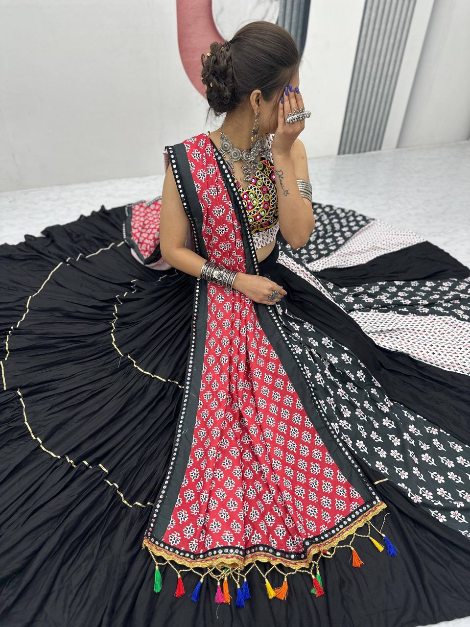 Navratri Naari Ensemble Gamathi work Lehenga Set