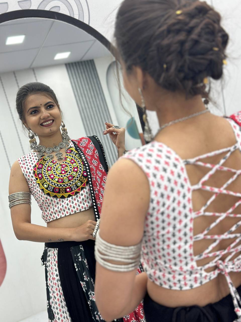 Navratri Naari Ensemble Gamathi work Lehenga Set