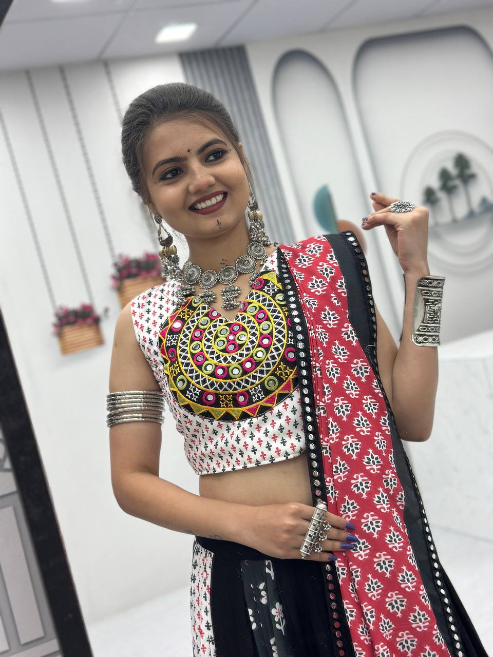 Navratri Naari Ensemble Gamathi work Lehenga Set