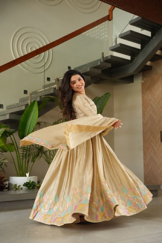 Noor-E-Twirl Dual Glam Edition Readymade Gown
