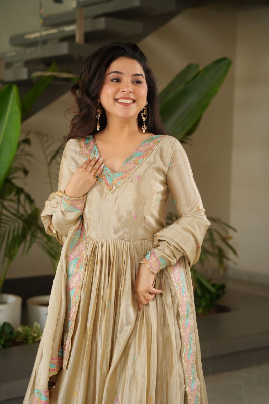 Noor-E-Twirl Dual Glam Edition Readymade Gown