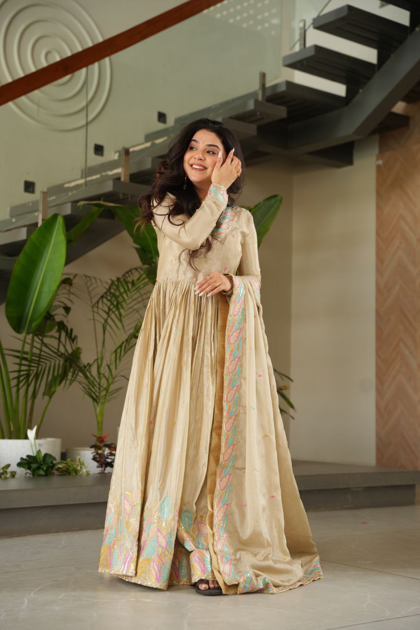 Noor-E-Twirl Dual Glam Edition Readymade Gown