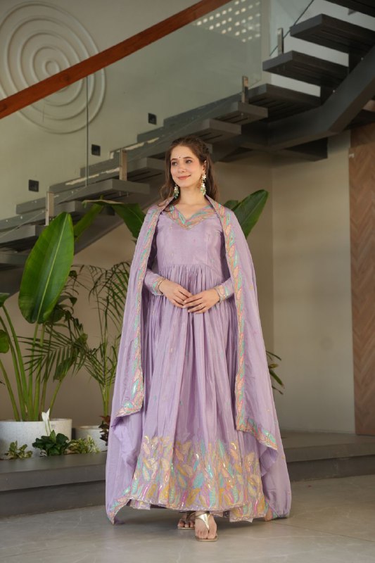 Noor-E-Twirl Dual Glam Edition Readymade Gown
