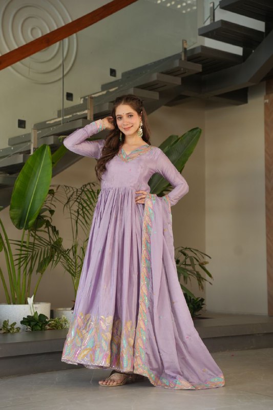 Noor-E-Twirl Dual Glam Edition Readymade Gown