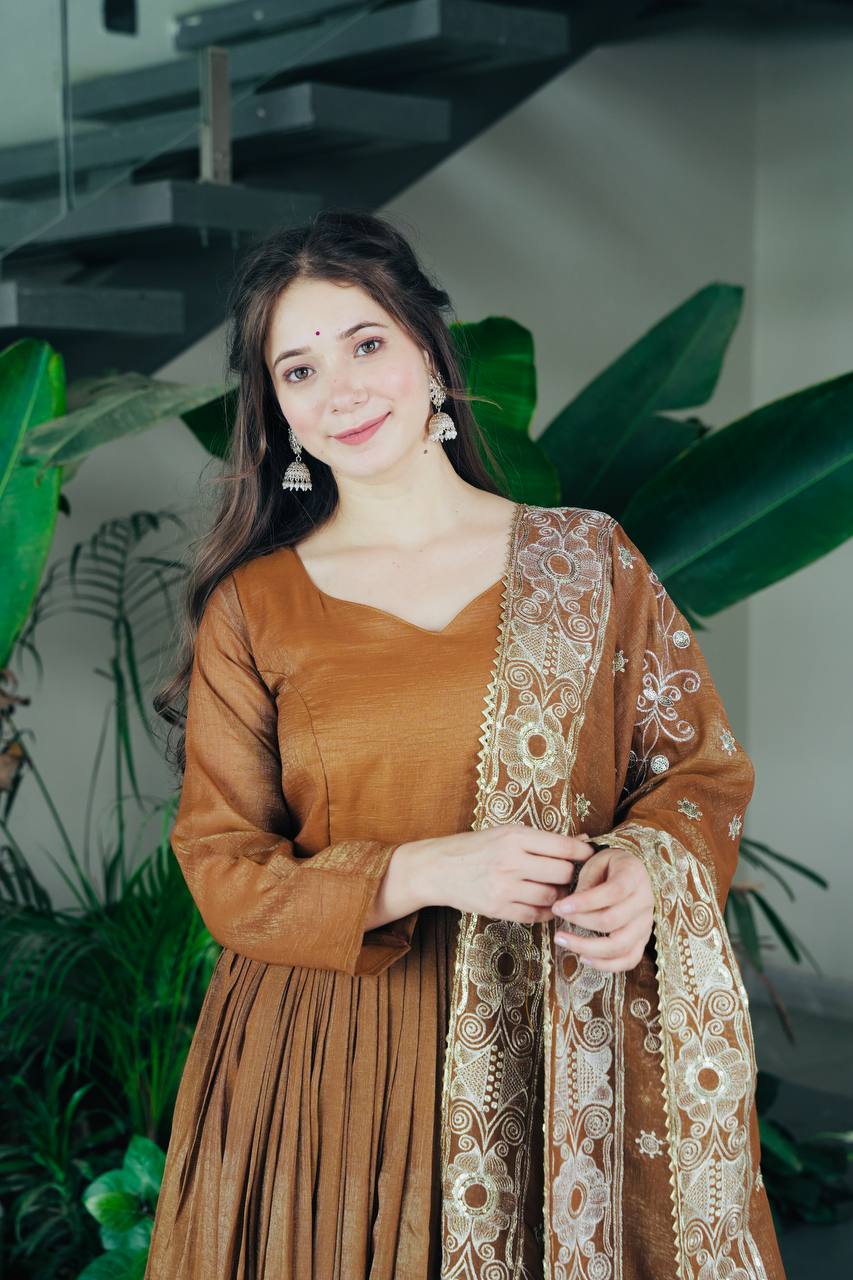 Glimmer in Brown Suit Set