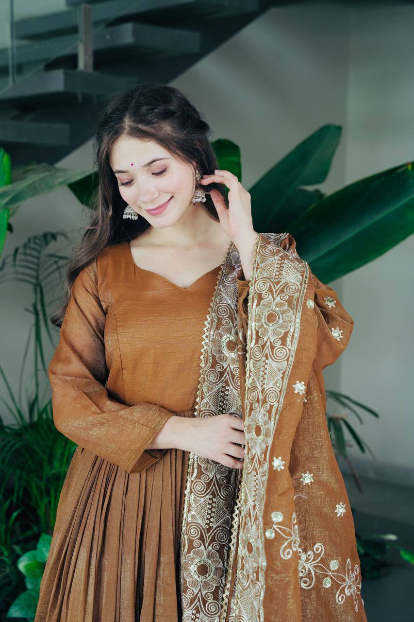Glimmer in Brown Suit Set