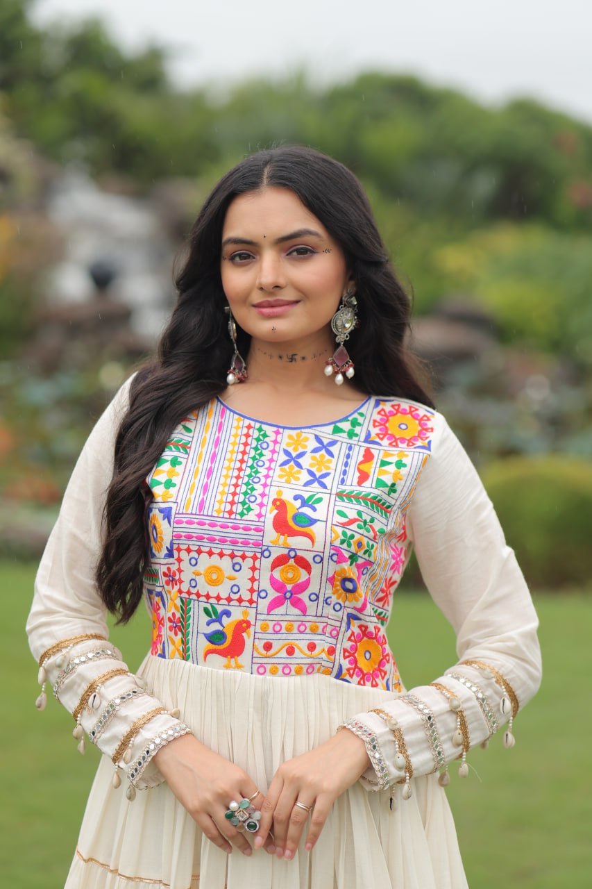 Neelaya Kora Cotton With Multi Thread Gown