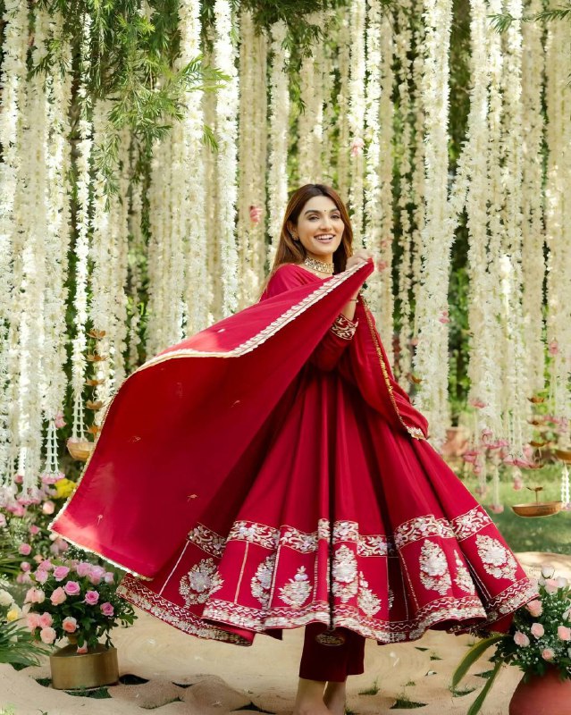 Aira Veil Roman Anarkali Suit