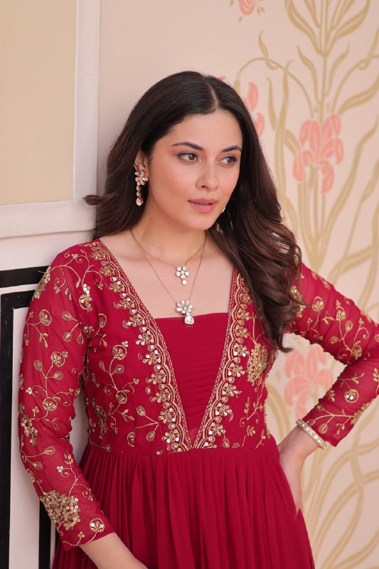 Aarohi’s Royal Elegance Gown Set