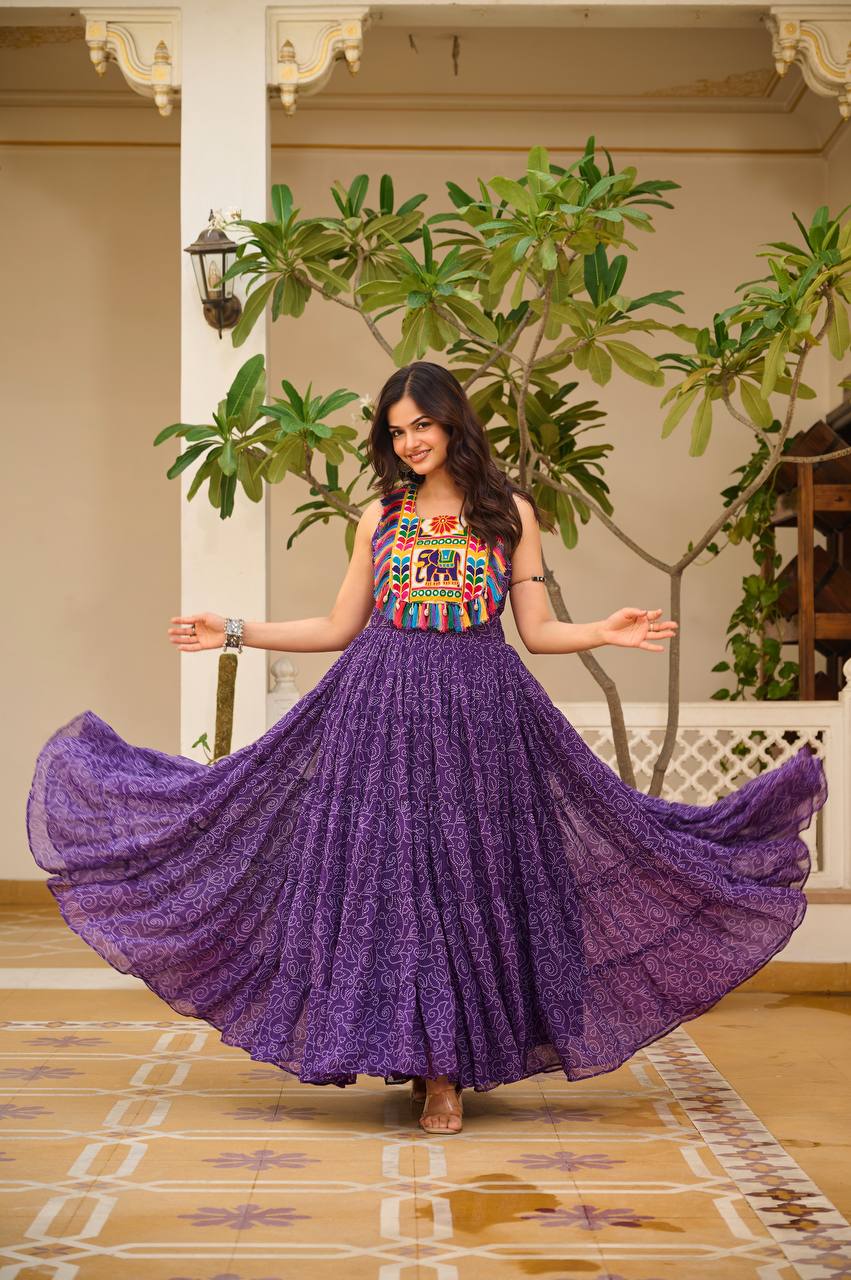 Avni’s Rang Ras Gamthi Work Special Navratri Gown