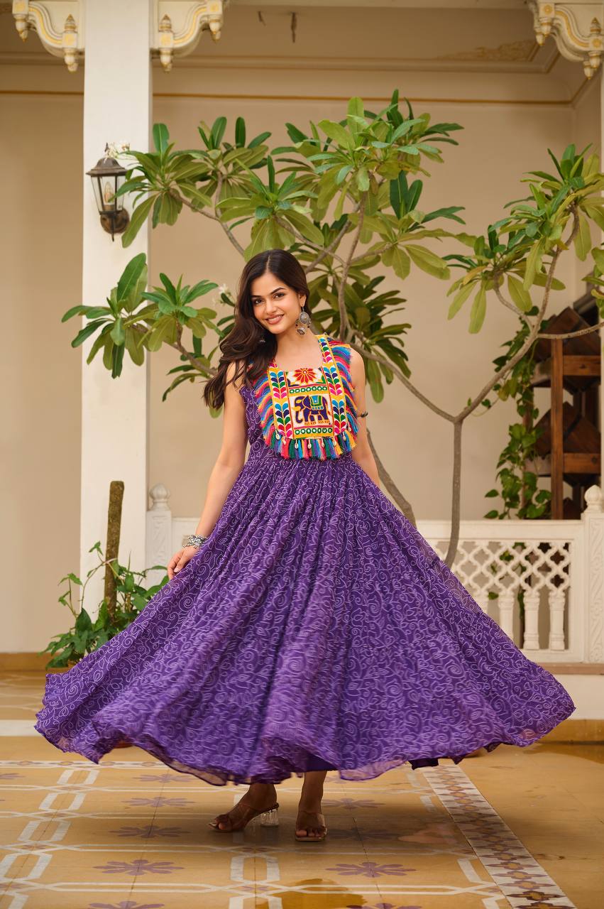 Avni’s Rang Ras Gamthi Work Special Navratri Gown