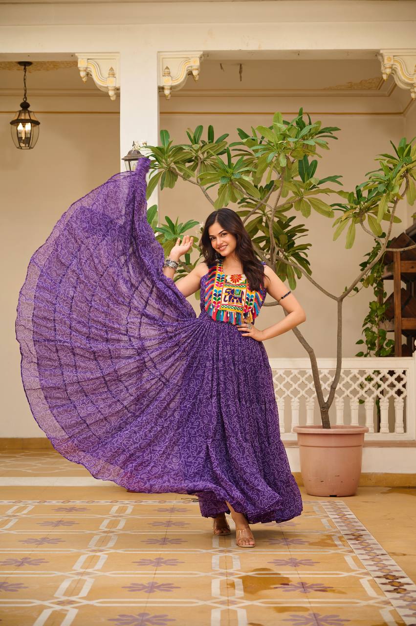 Avni’s Rang Ras Gamthi Work Special Navratri Gown