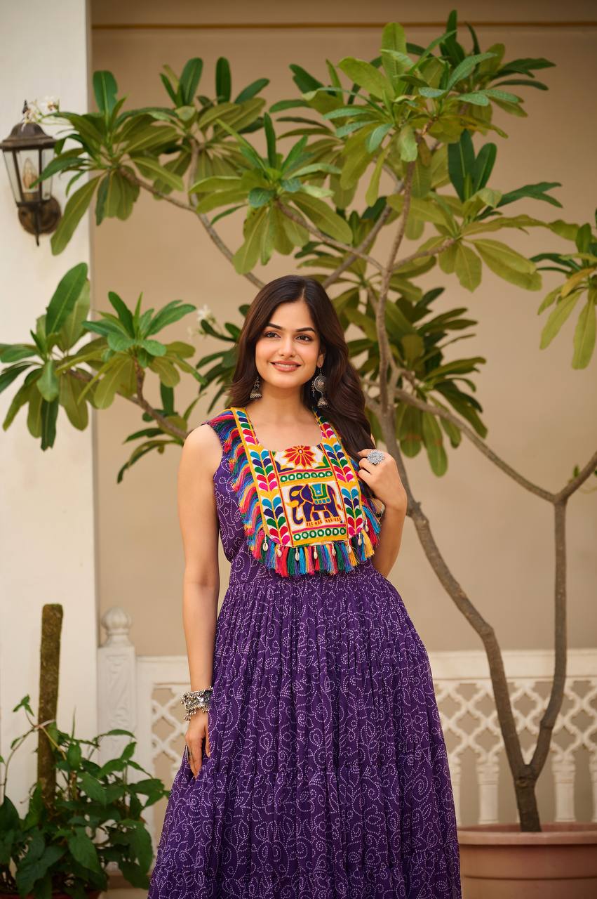 Avni’s Rang Ras Gamthi Work Special Navratri Gown