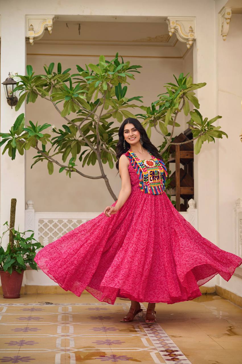 Avni’s Rang Ras Gamthi Work Special Navratri Gown