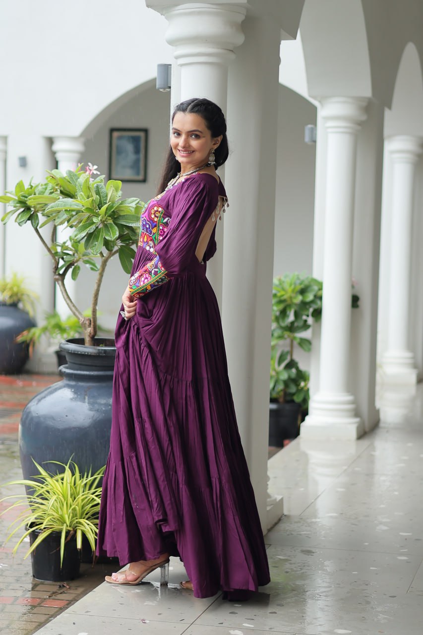 Yashvi’s Rangilo Raas Gown Set