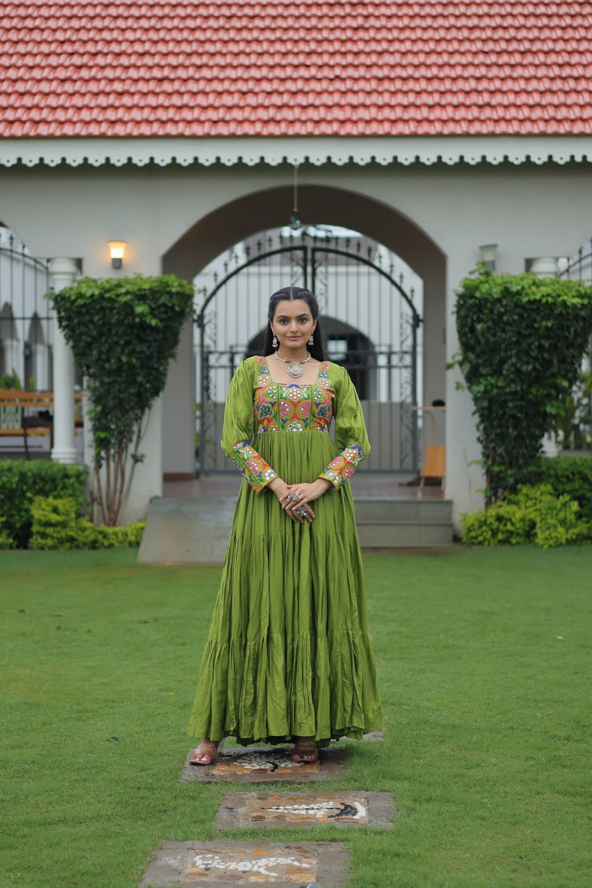 Yashvi’s Rangilo Raas Gown Set