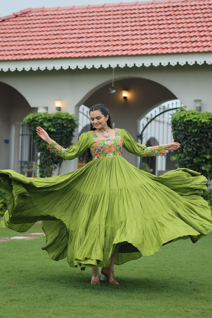 Yashvi’s Rangilo Raas Gown Set