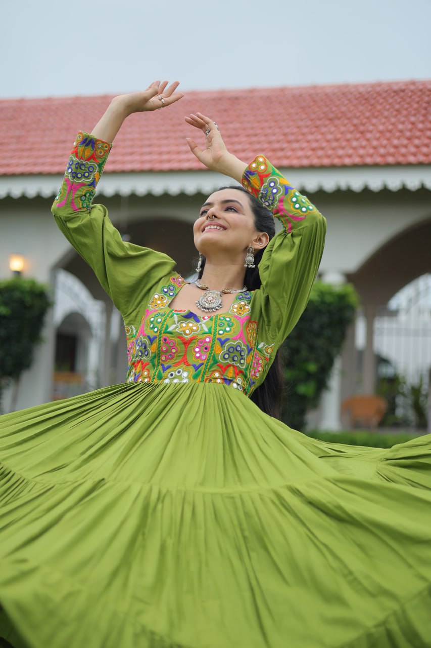 Yashvi’s Rangilo Raas Gown Set
