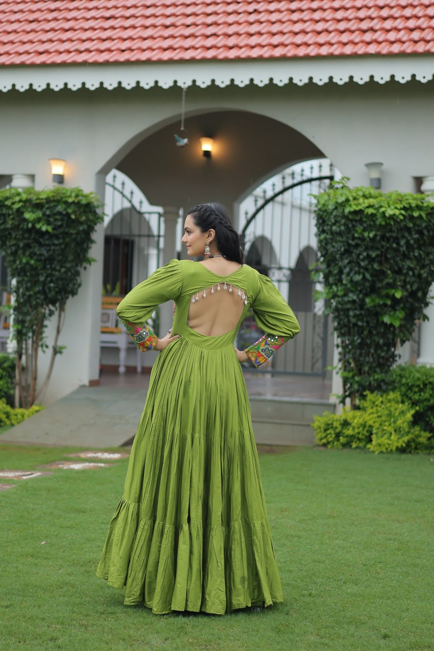 Yashvi’s Rangilo Raas Gown Set