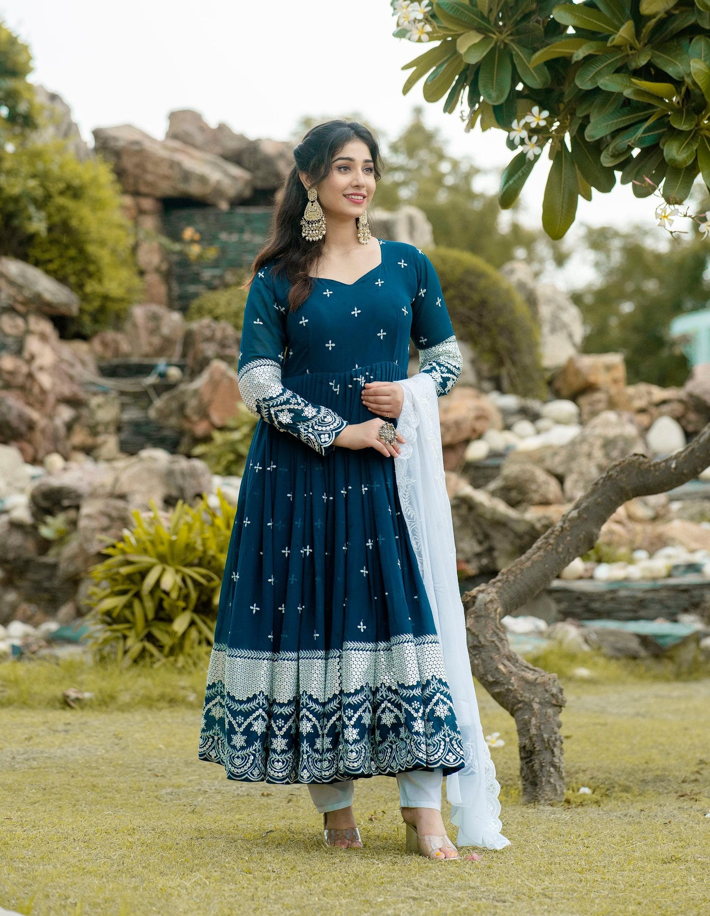 Shanaya Premium Quality Suit Set
