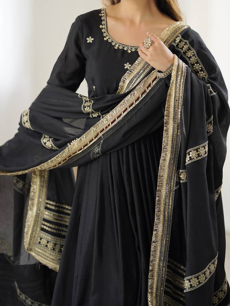 Aarti's Black Premium Anarkali Set