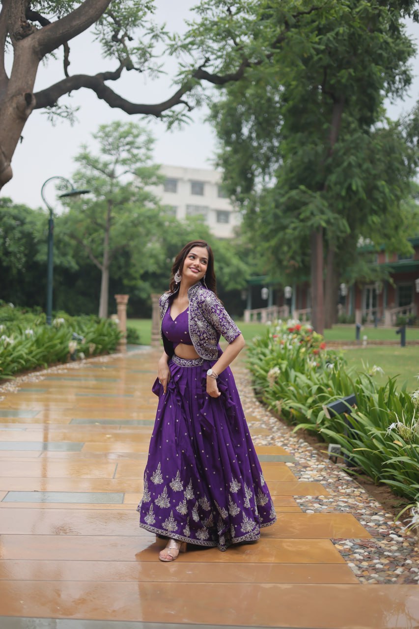A Festive Glow Zari and Embroidery Draped in Splendo