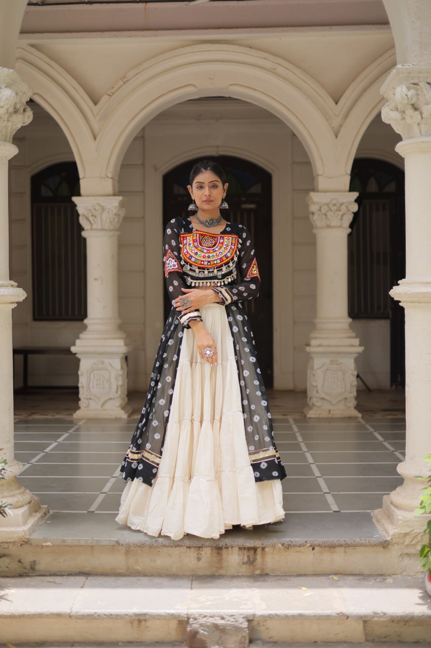 Reewa Bandhani kutchi patchework Lehenga