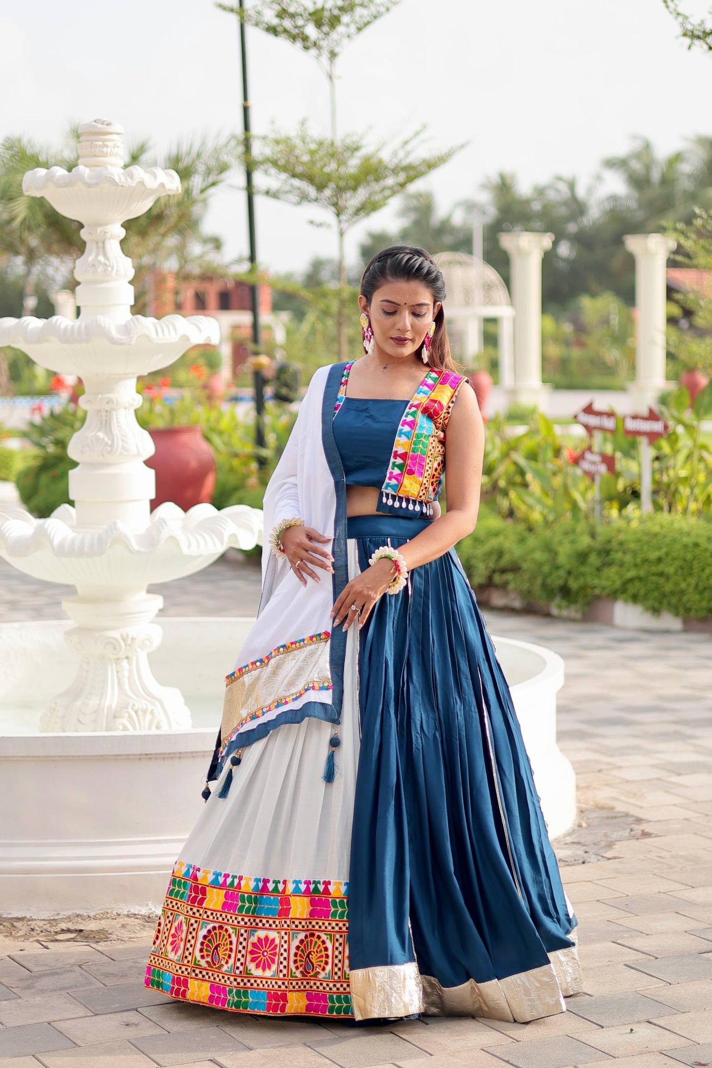 Naina’s Traditional Mirror Embroidered Navratri Lahenga