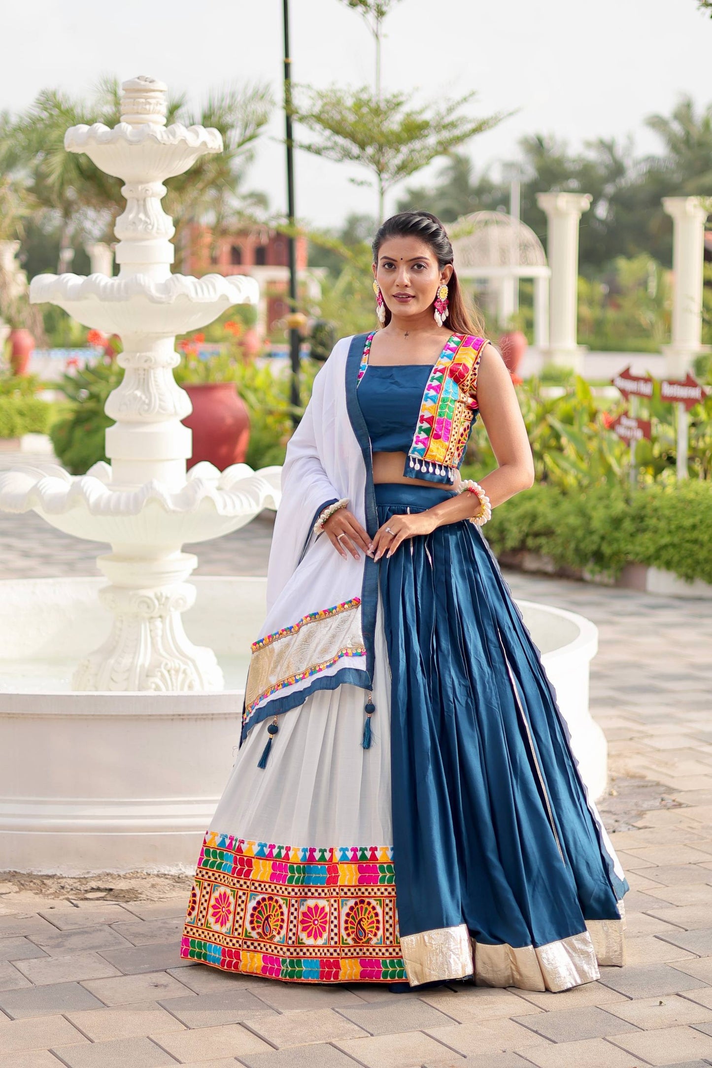 Naina’s Traditional Mirror Embroidered Navratri Lahenga