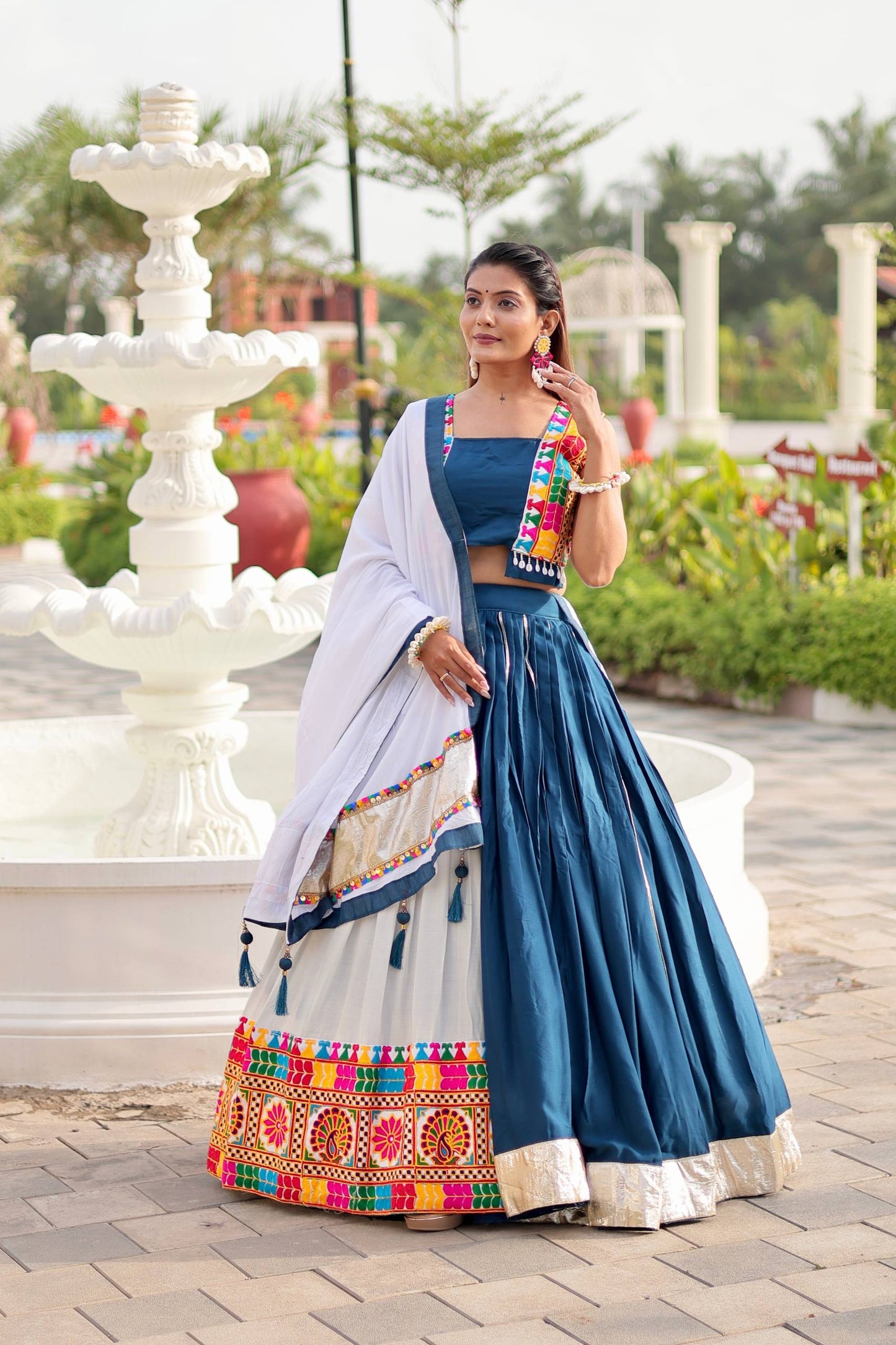 Naina’s Traditional Mirror Embroidered Navratri Lahenga