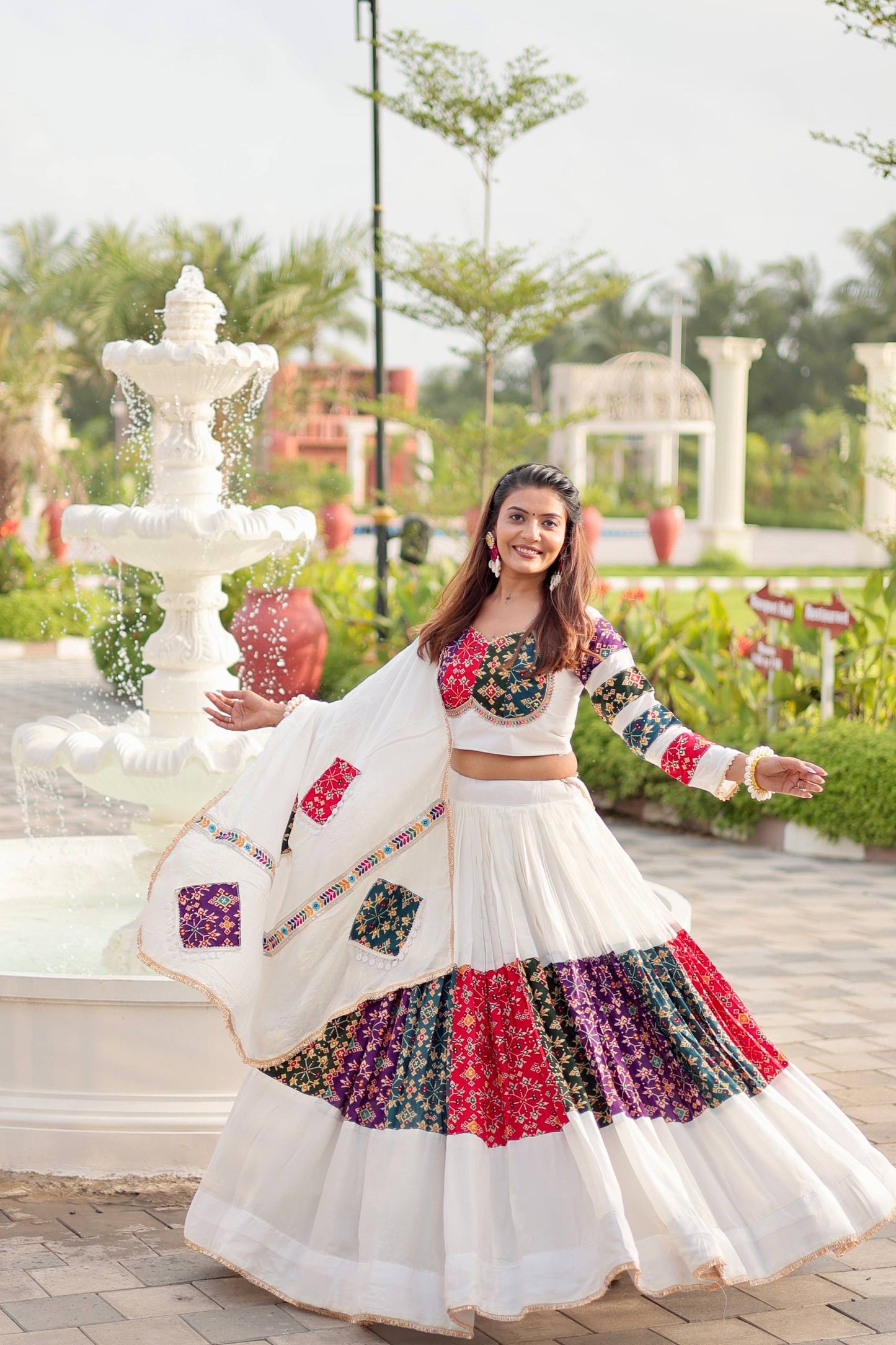 Saanvi’s Heritage White Lehenga Choli
