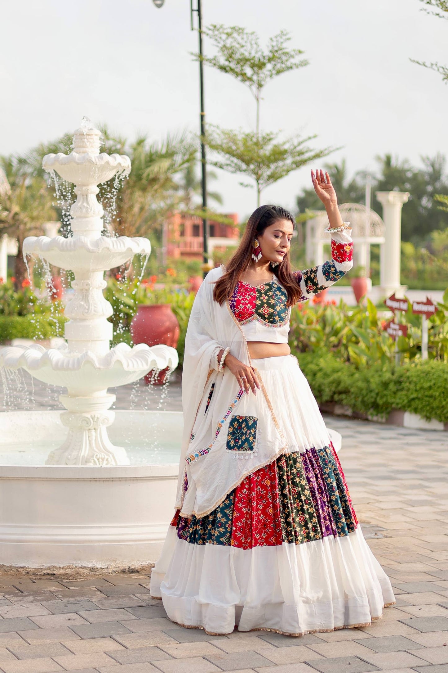 Saanvi’s Heritage White Lehenga Choli