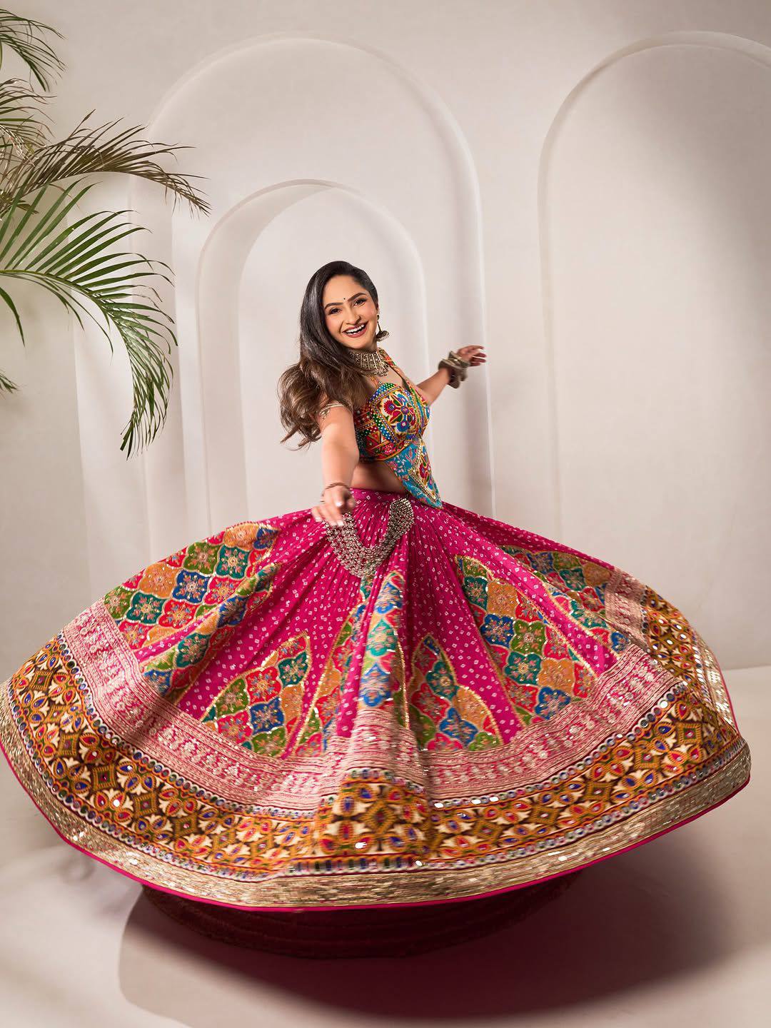 Aashi Garba Glamour Vibrant Festive Fusion Lehenga