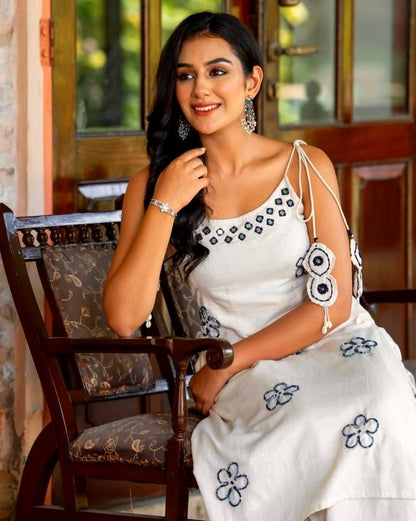 Myra Ivory Bloom Hand-Embroidered Kurta Set