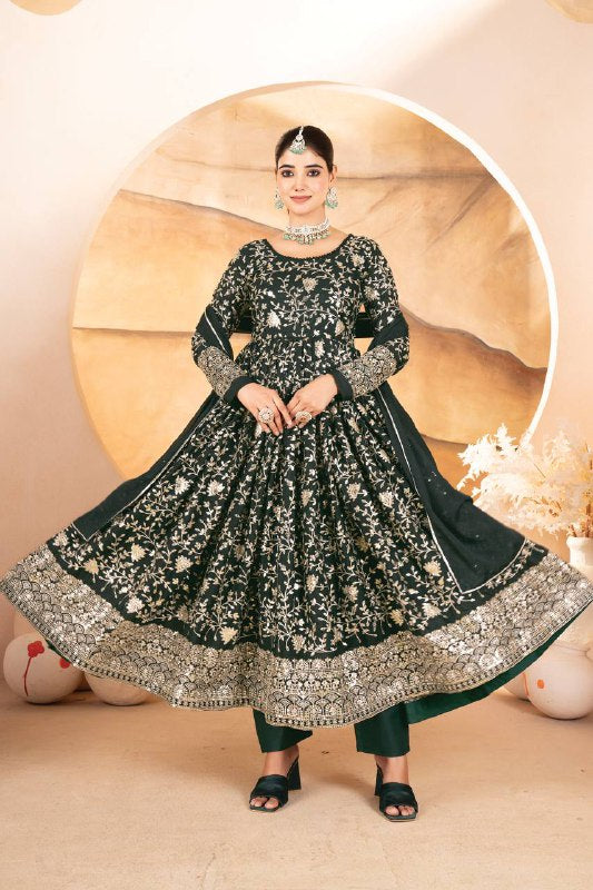 Royal Radiance Dark Green  Heavy  Embroidered work Sut Set