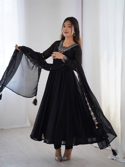 Aarvi Elegance  Purple and Balck  classic Anarkali