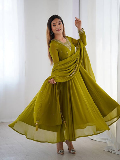 Aarvi Elegance  Purple and Balck  classic Anarkali